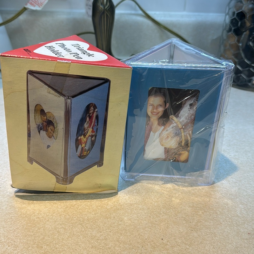 Vintage Giftco Triangle Photo/Pen holder